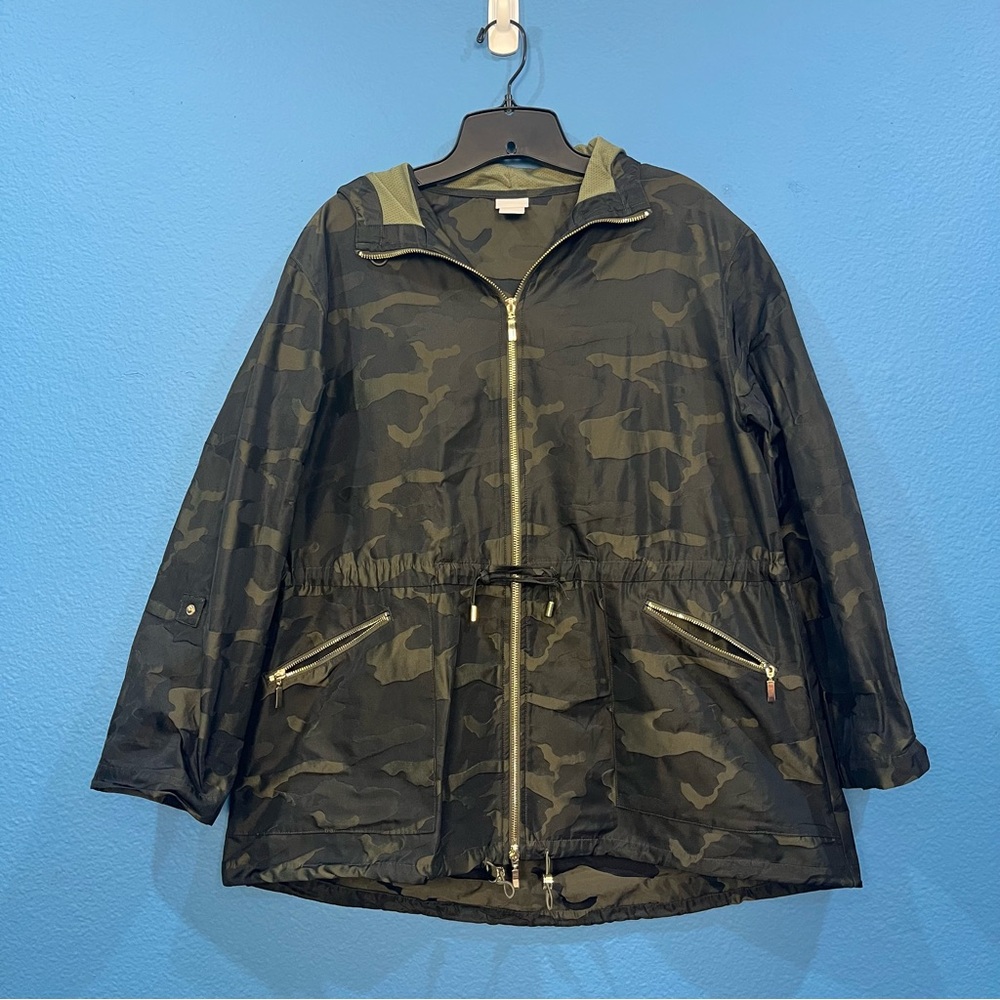 Chico's Zenergy Green Anorak Camo Embossed Full Zip Jacket With Hood Size 8/10 - Picture 1 of 16